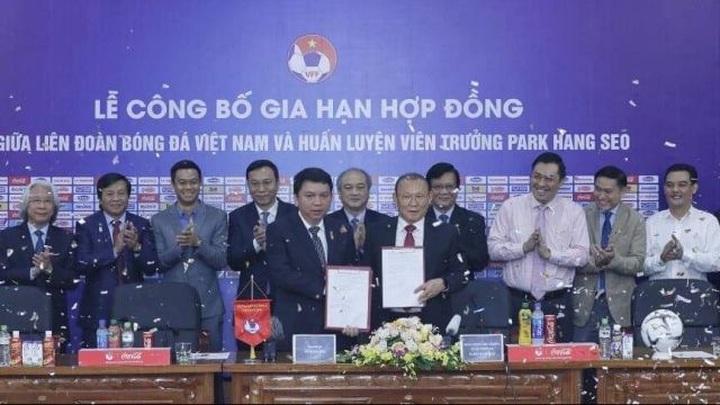 Bất ngờ: Vingroup của tỷ phú Phạm Nhật Vượng trả lương cho ông Park Hang Seo - 1