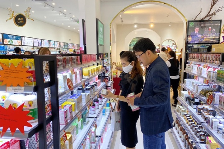 Bị Covid-19 đánh tơi tả, ngành mỹ phẩm, đồ làm đẹp xoay xỏa tự cứu mình - 2