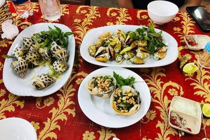 Bị phạt vì bán tôm hùm 1,2 triệu đồng/kg với giá 3,5 triệu đồng dịp nghỉ lễ - 1