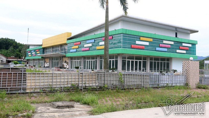 Khu thương mại trăm tỷ chưa 1 ngày hoạt động