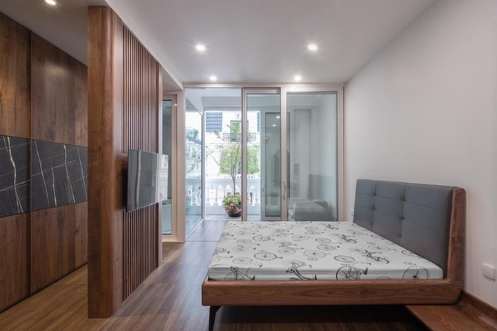 Biệt thự trắng hoành tráng ở con phố sầm uất bậc nhất Hà Nội - 3