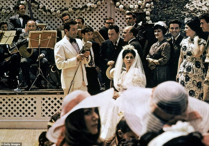 Biệt thự trong “Bố già” rao bán với giá 5,5 triệu USD - 4