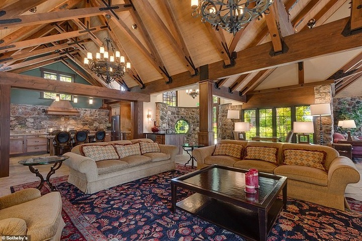 Biệt thự trong “Bố già” rao bán với giá 5,5 triệu USD - 6