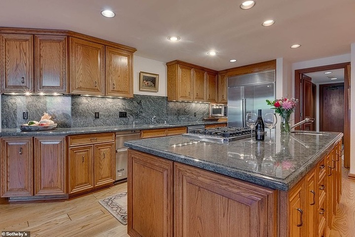 Biệt thự trong “Bố già” rao bán với giá 5,5 triệu USD - 8