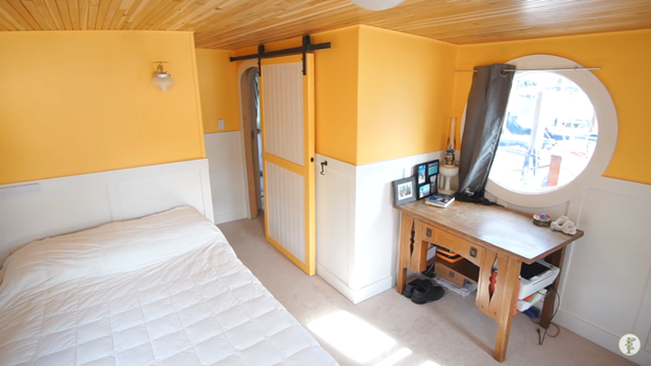 Bố đơn thân xây biệt thự nổi, trồng hoa tuyệt đẹp trên hồ sống cùng hai con - 6