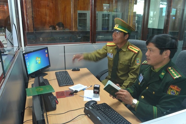 Bộ Ngoại giao kiến nghị tạm dừng một cửa một lần dừng ở cửa khẩu Lao Bảo - 2