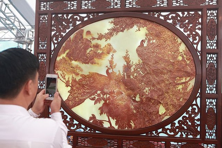 Bức tranh nặng cả tấn, giá vài tỷ khiến ai cũng choáng - 12