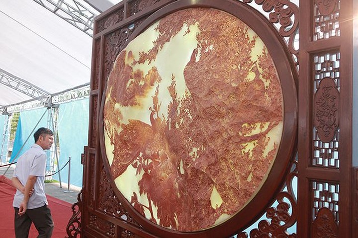 Bức tranh nặng cả tấn, giá vài tỷ khiến ai cũng choáng - 6