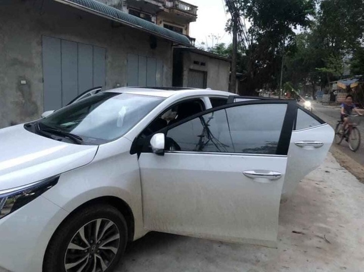 Bùng nổ ô tô cũ biển Lào bán giá siêu rẻ tại Việt Nam - 3