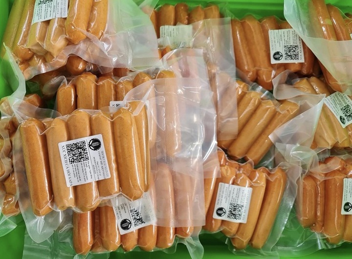 Cá hồi Sa Pa thoát ế nhờ độc chiêu biến hóa không ngờ của chủ trại  - 1