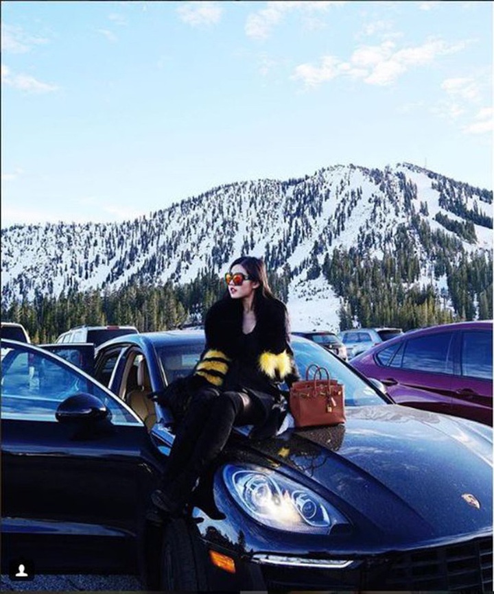 Các cậu ấm, cô chiêu xuất hiện bên những siêu xe, phi cơ riêng hay các bộ sưu tập túi xách hàng hiệu.