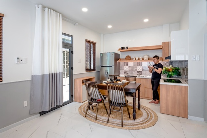 Cải tạo nhà cũ nát thành biệt thự đẹp ngỡ ngàng - 5