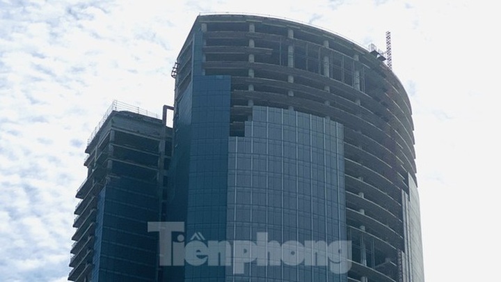 Cận cảnh cao ốc đất vàng ngàn tỷ rao bán vẫn ế - 6