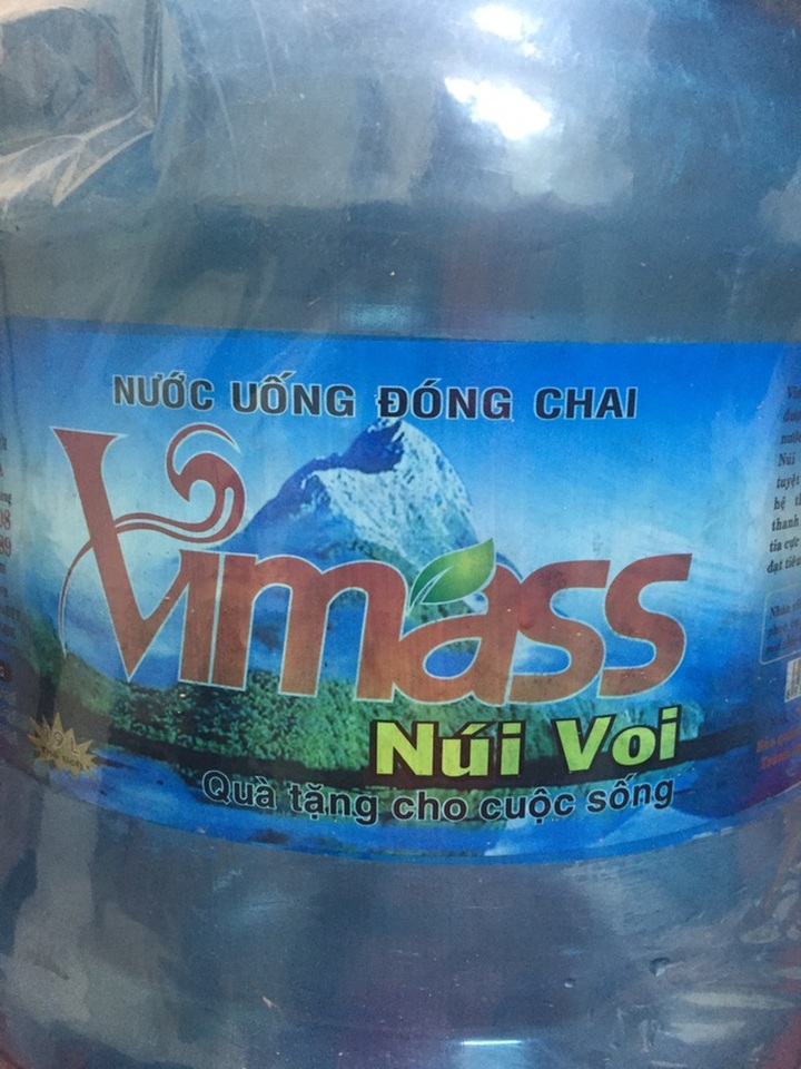 Cận cảnh quy trình hô biến nước mương thải thành nước uống đóng bình - 11