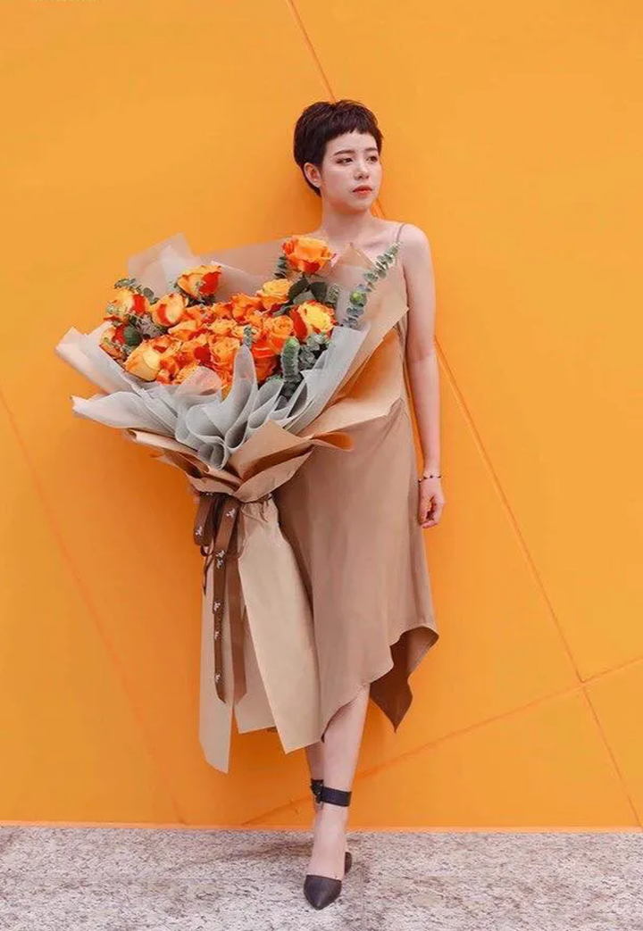 Cánh mày râu “săn” hoa siêu to khổng lồ làm quà 20/10 khiến chị em mê mẩn - 2