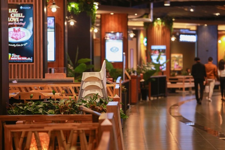 Cảnh vắng lặng như tờ tại các trung tâm thương mại Hà Nội trong mùa dịch - 7