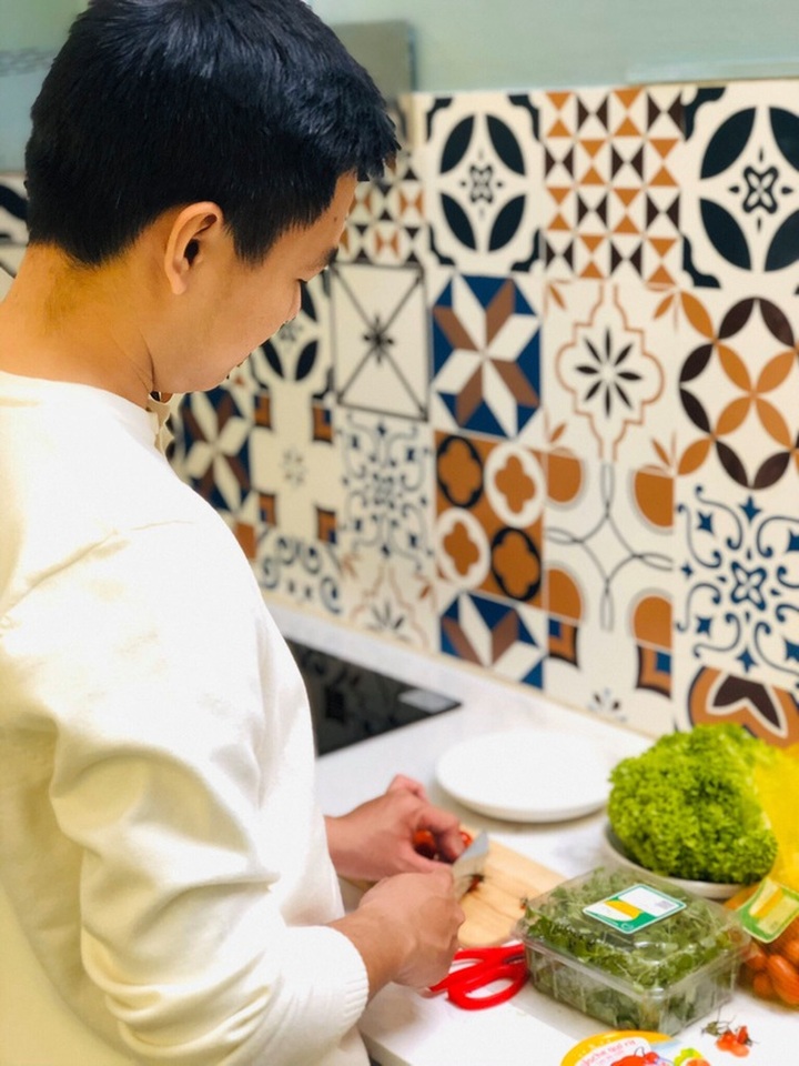 Cặp đôi chi tiền triệu rủ nhau đi trốn dịch ngày Valentine - 5