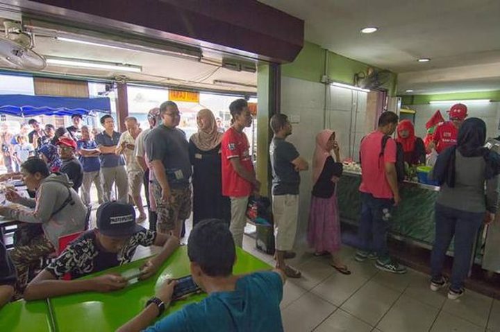 Cặp vợ chồng bán cơm kiếm 2,2 tỷ đồng/tháng - 10