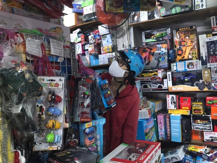 Cắt giảm đủ bề, vẫn đốt tiền triệu sắm đồ chơi cho con mùa dịch - 3