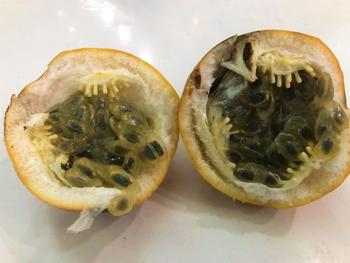 Chanh leo Colombia mốc meo giá gần triệu bạc/kg “cháy hàng” trong ngày hè nắng nóng - 2