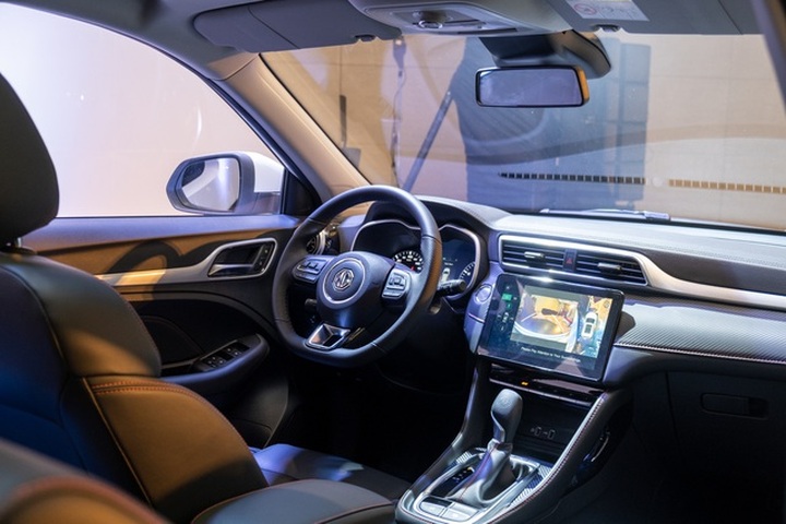 Chênh 100 triệu, MG ZS bản 2021 có gì để cạnh tranh Kia Seltos? - 9