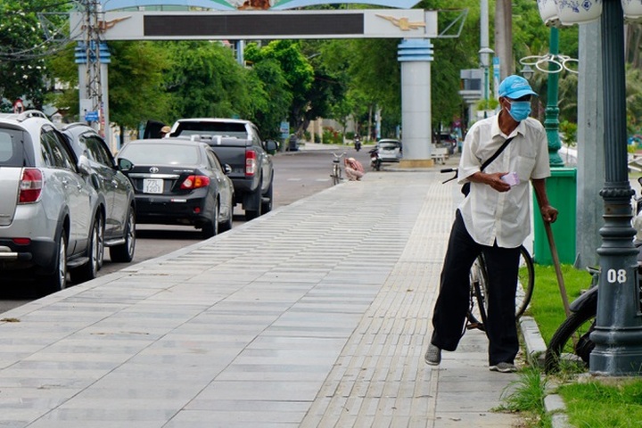 Chi 43 tỷ đồng hỗ trợ người bán vé số dạo, xe ôm… bị ảnh hưởng Covid-19 - 2