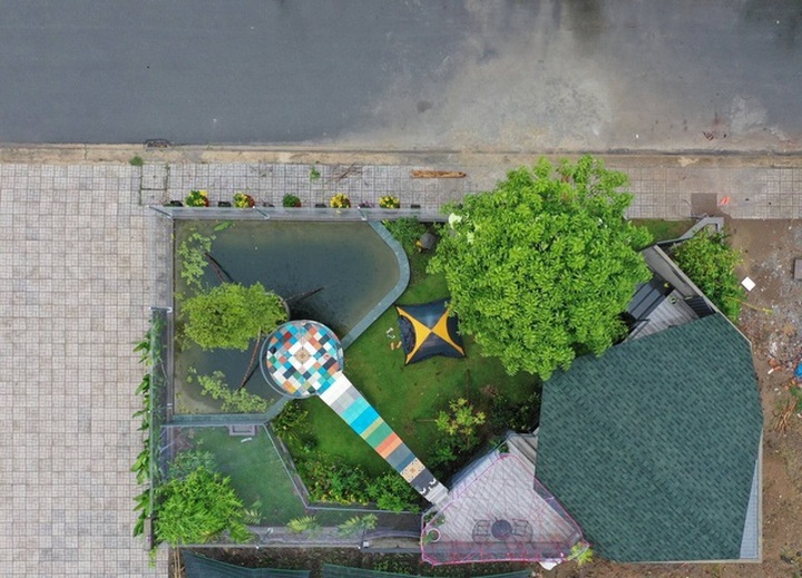 Chi 780 triệu đồng làm nhà vườn trồng rau, nuôi gà đẹp mê ở Long An - 1