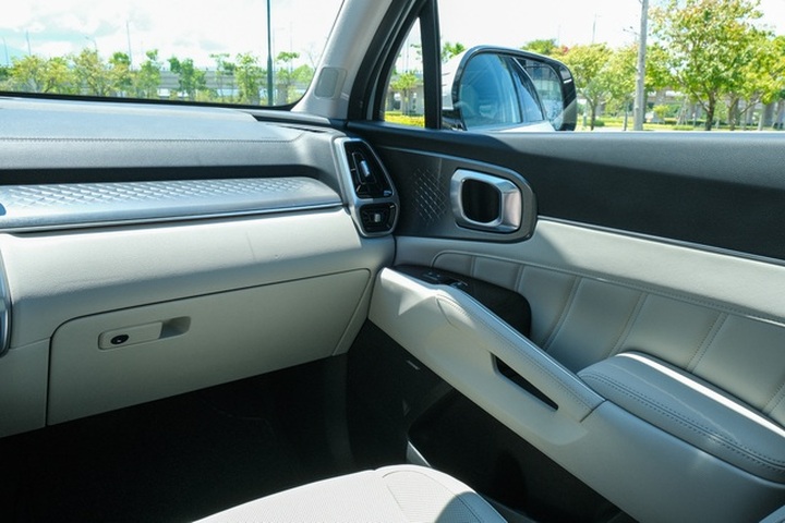 Chi tiết Kia Sorento 2021: xe Hàn Quốc có gì với giá cao nhất 1,349 tỷ? - 7