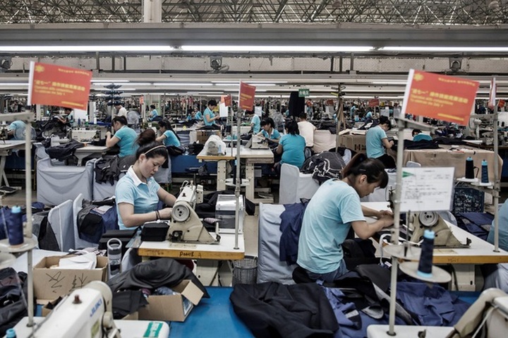 Chỉ trong 24 tiếng, đế chế may mặc Trung Quốc vỡ nợ trái phiếu 2 lần - 1