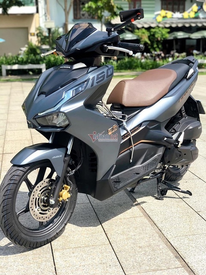 Chiếc xe máy mang biển 12345 bất ngờ bán được giá hơn 200 triệu đồng - 1