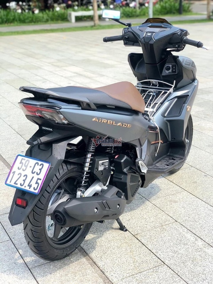 Chiếc xe máy mang biển 12345 bất ngờ bán được giá hơn 200 triệu đồng - 2