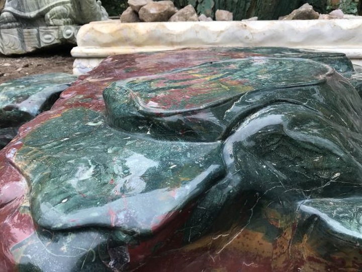 Chiêm ngưỡng bộ bàn ghế và tảng đá mã não xanh giá tiền tỷ đại gia mới dám chơi - 2