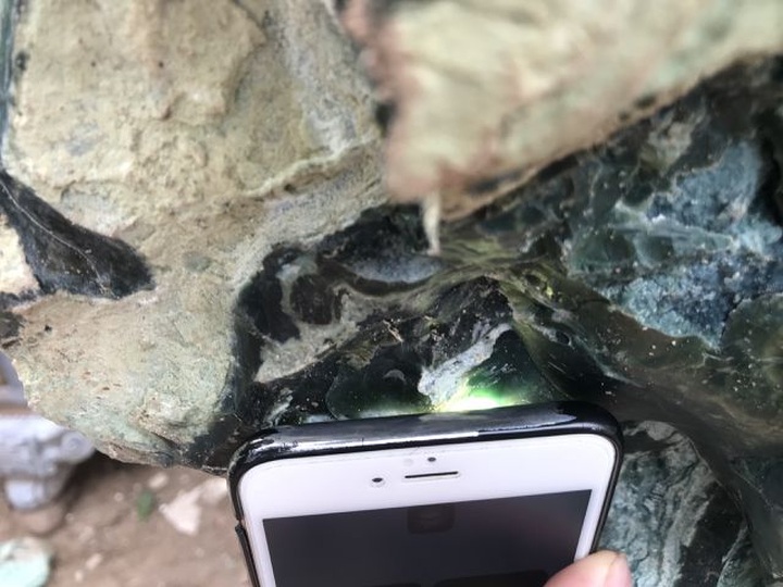 Chiêm ngưỡng bộ bàn ghế và tảng đá mã não xanh giá tiền tỷ đại gia mới dám chơi - 7