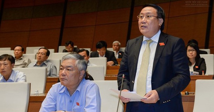 Đại biểu Hà Sỹ Đồng tham gia thảo luận tại Nghị trường.