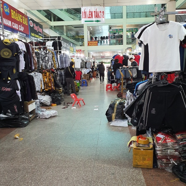 Chợ Ninh Hiệp vắng vẻ, tiểu thương ngồi chơi cả ngày vì không có hàng - 6