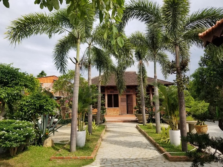 Choáng ngợp “biệt phủ” gỗ hoành tráng rộng 1300m2 ở Nha Trang - 7