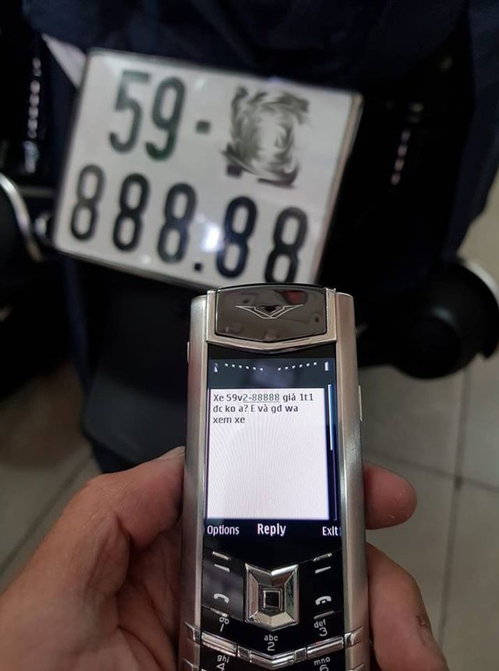 Chủ nhân tiết lộ lý do Honda SH bán giá 1,9 tỷ đồng - 2