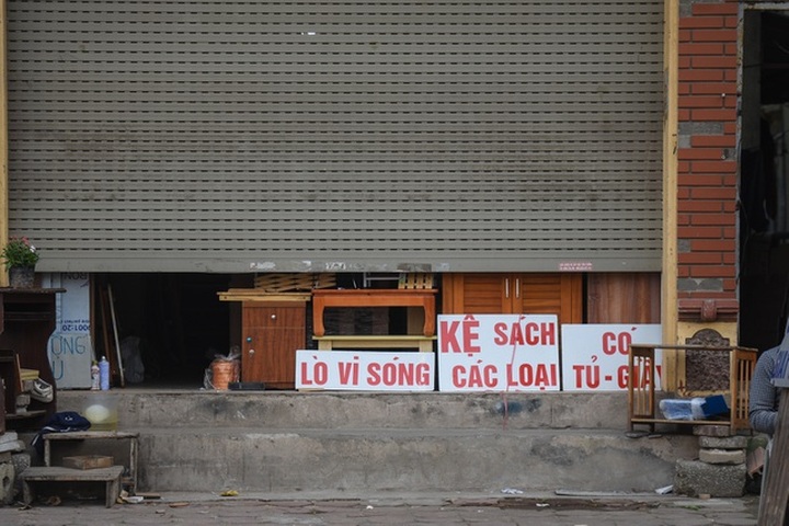 Chưa hết cách ly xã hội, nhiều cửa hàng kinh doanh vẫn mở cửa - 2