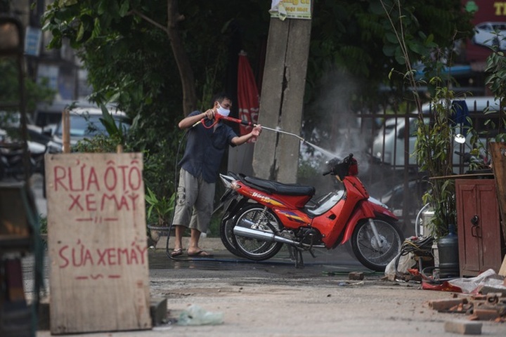 Chưa hết cách ly xã hội, nhiều cửa hàng kinh doanh vẫn mở cửa - 5