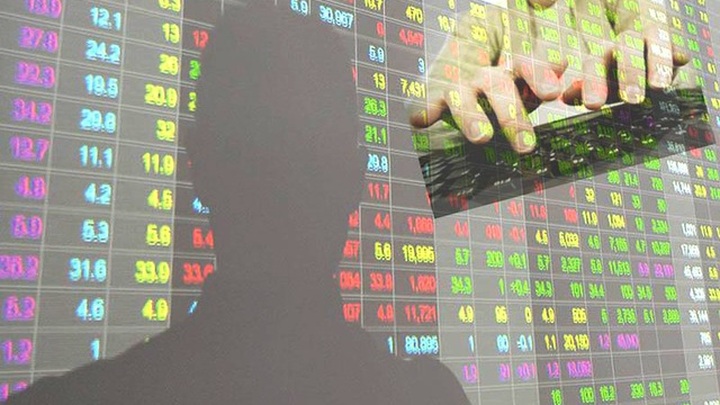 Chứng khoán tắm đỏ: Đau vì mất tiền, ức chế với hệ thống! - 1