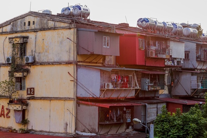 “Chuồng cọp” nhấp nhô, khu tập thể cũ ở Hà Nội “gồng mình” chống đỡ - 2