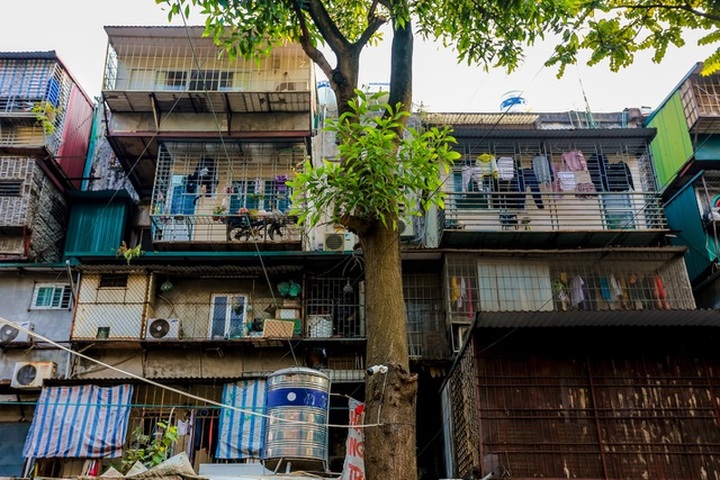 “Chuồng cọp” nhấp nhô, khu tập thể cũ ở Hà Nội “gồng mình” chống đỡ - 11