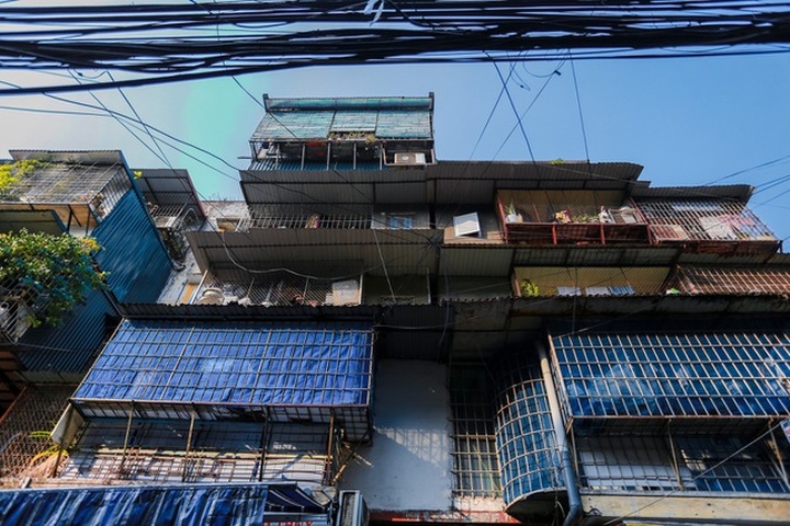 “Chuồng cọp” nhấp nhô, khu tập thể cũ ở Hà Nội “gồng mình” chống đỡ - 3