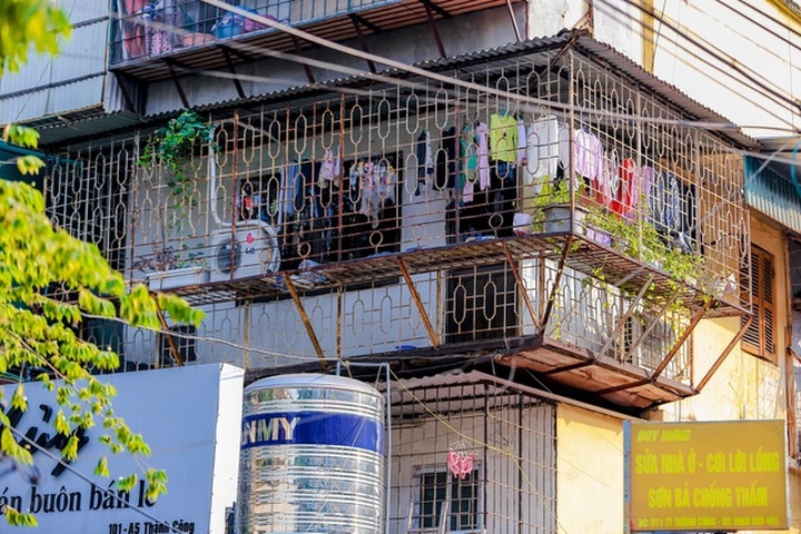 “Chuồng cọp” nhấp nhô, khu tập thể cũ ở Hà Nội “gồng mình” chống đỡ - 6
