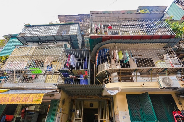 “Chuồng cọp” nhấp nhô, khu tập thể cũ ở Hà Nội “gồng mình” chống đỡ - 10