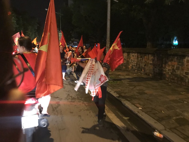 Trên phố Nguyễn Thái Học