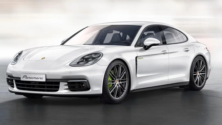 Tên cò đất đã mua một chiếc Porsche của riêng hắn sau khi lừa khoảng 6.000 Nhân dân tệ của một ngôi chùa. (Nguồn: Handout)