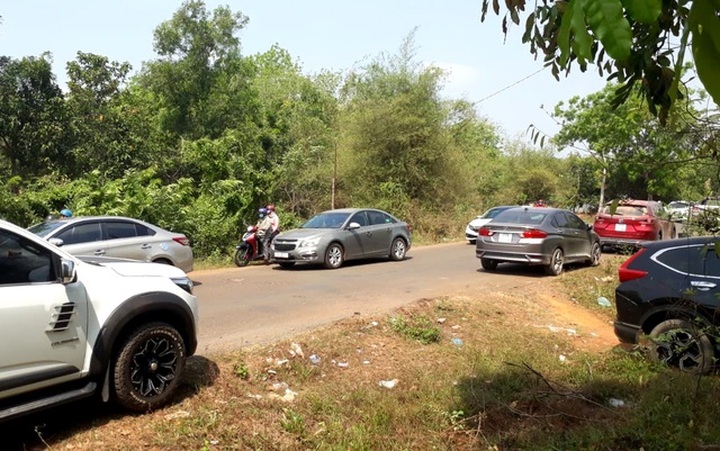 Cò đất rầm rộ lôi kéo, dụ dỗ người dân mua bán đất sân bay Técníc - 3