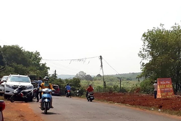 Cò đất rầm rộ lôi kéo, dụ dỗ người dân mua bán đất sân bay Técníc - 6