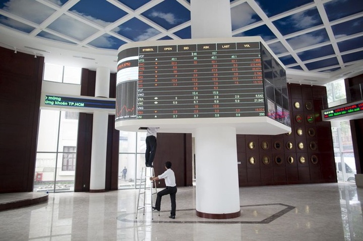 Cổ phiếu lại tắc đường và nỗi lo của nhà giàu ôm tiền gửi tiết kiệm - 4